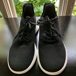 Vivaia Unisex Black Mesh Sneakers with white chunky sole and Sleek Silhouette 43